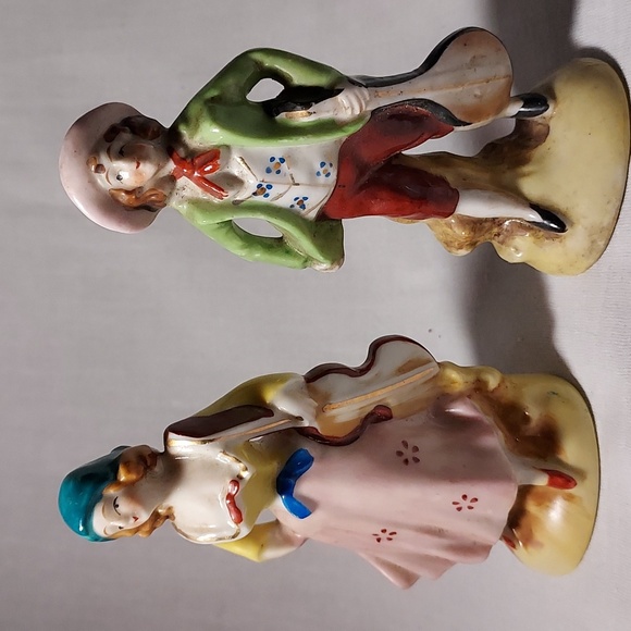 Vintage  Made in Occupied Japan Man With Mandolin Lady With Violin Figurines - Picture 2 of 9